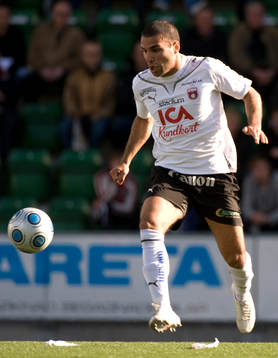 Arash Bayat