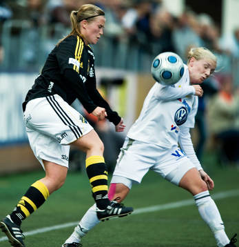 Emma Lindqvist, AIK och Anna Paulson, Umeå