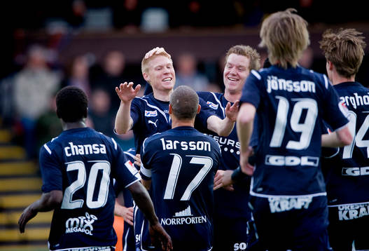 Markus Holgersson, jubel med Henrik Larsson