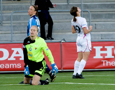 Linda Forsberg, Ldb har gjort 1-0, jubel, Veronika