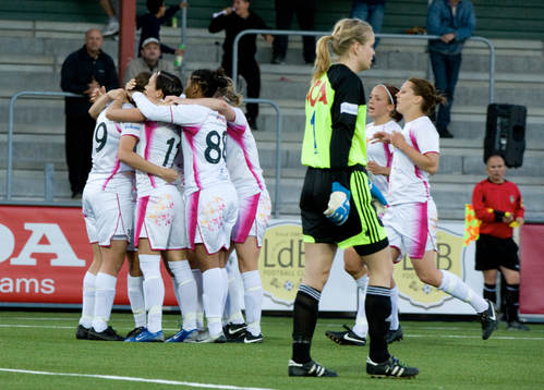 Linda Forsberg, Ldb har gjort 1-0, jubel, Veronika