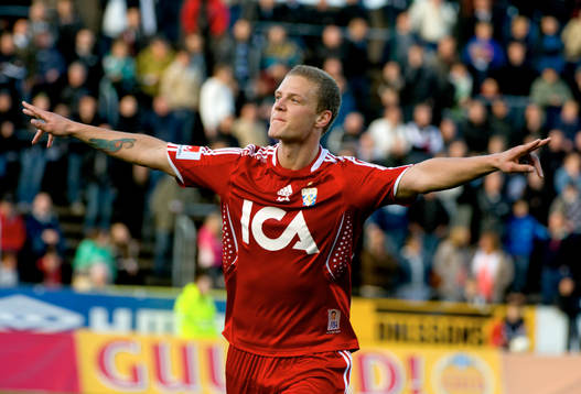 Ragnar Sigurdsson, Göteborg har gjort 2-0 på straff. Jubel
