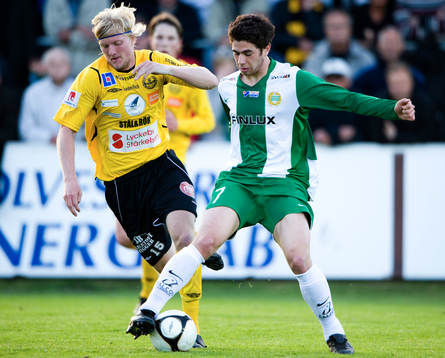 Carlos Gaete, Hammarby,  mot Robin Cederberg, Mjällby