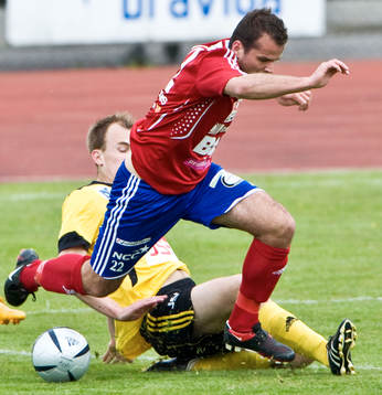 Fredrik Hägglund, Hässleholm, bryter en Karlskrona-spelare