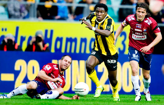 Dominic Chatto, Häcken