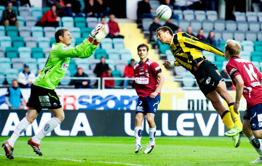 Bengt Andersson, målvakt Örgryte, Mathias Ranégie,