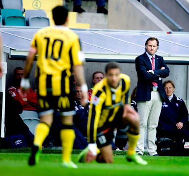Janne Carlsson, tränare Örgryte med en sammanbiten min