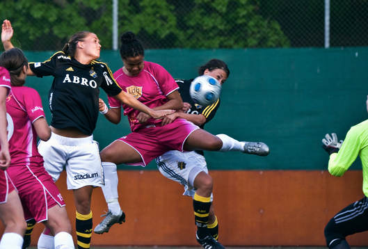 Renata da Costa, LdB Malmö nickar in 0-1