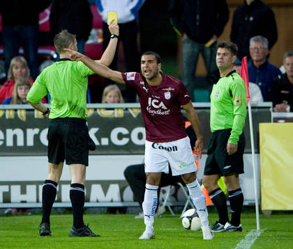 Arash Bayat, Qviding. Domare, gult kort, varning