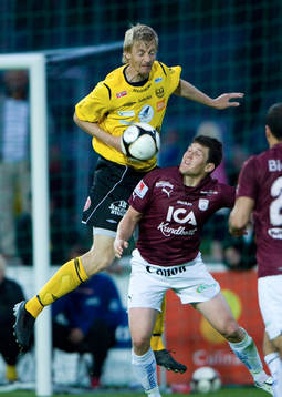 Bläddra bland fler bilder av Fotboll, superettan, Mjällby - Qviding
