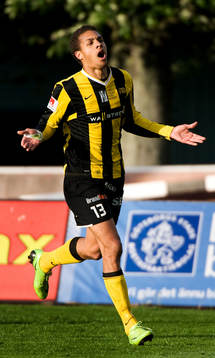 Mathias Ranégie,   gör 2-0. Jubel
