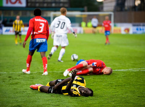 John Chibuike, Häcken, skadar sig i slutet av matchen