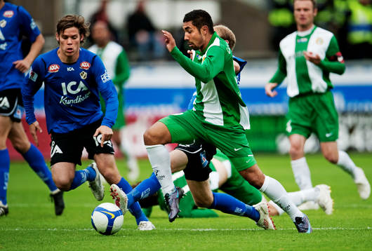 Sebastian Castro Tello, Hammarby, sprintar förbi Andreas