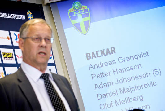 Lars Lagerbäck, förbundskapten som presenterar truppen