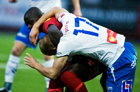 Michael Mensah, Syrianska tar ett nacksving på Gunnar Thor
