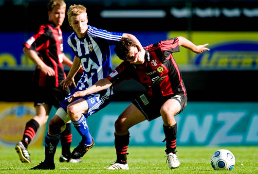 Sebastian Eriksson, IFK Göteborg, sätter handen i