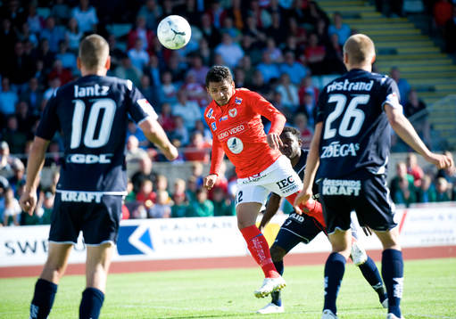 1-0 Daniel Sobralense nickar in ledningsbollen