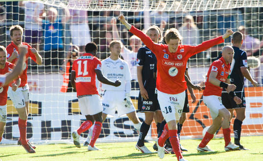 2-0 Rasmus Elm på frispark