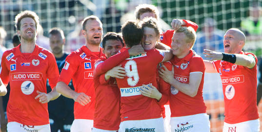 2-0 Rasmus Elm på frispark