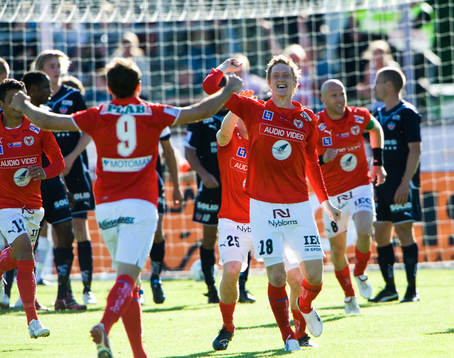 2-0 Rasmus Elm på frispark
