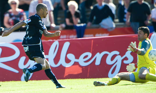 Henrik Larsson friläge, Petter Wastå räddar