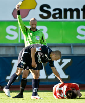 Joel Ekstrand, Helsingborg, gult kort, varning, domare