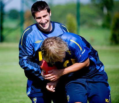 Gabriel Özkan, Pierre Bengtsson skojar