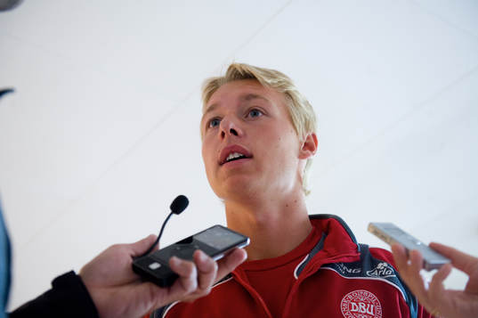 Simon Kjäer, ung mittback har hamnat i rampljuset
