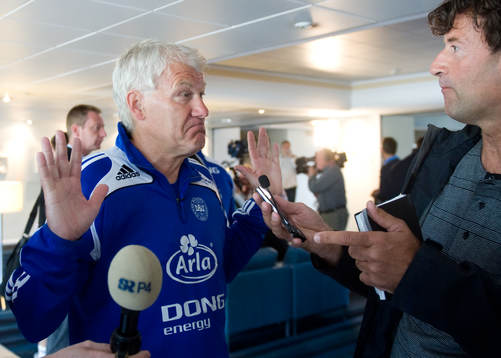 Morten Olsen, förbundskapten, Danmark, backar för en