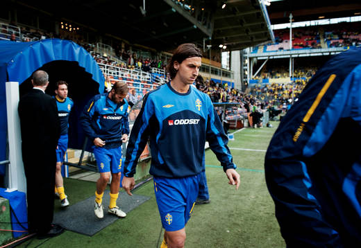 Zlatan Ibrahimovic, Sverige, går in på planen