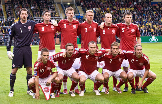 Lagbild. Bakre raden fr v: Thomas Sörensen, målvakt,
