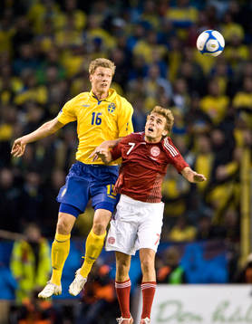 Viktor Elm, Sverige och Jakob Poulsen, nickduell, nick