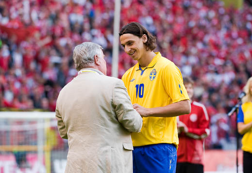 Zlatan Ibrahimovic tog emot pris från sportjournalisterna