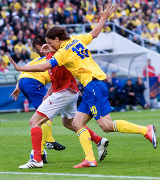 Äntligen, Zlatan Ibrahimovic gör mål i landslaget, här