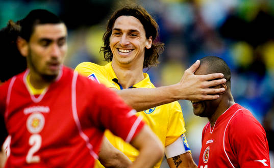 Zlatan Ibrahimovic, Sverige, skojar med Jamie Pace, Malta