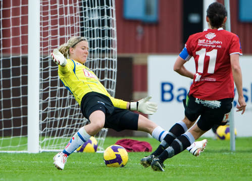 1-0, lagkapten Susanne Moberg, Kristianstad, överlistar
