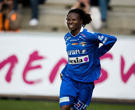 Perpetua Nkwocha, Sunnanå, har ont i ryggen