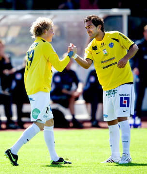 Johan Svahn gratuleras