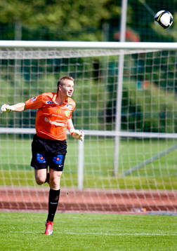 Mikael Axelsson, målvakt Jönköping Södra är ute och