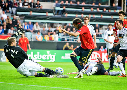 Chico, Spanien, har en farlig målchans