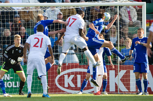 2-1, Micah Richards, England, nickar in segermålet