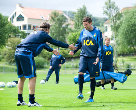 Marcus Berg tackar Mattias Bjärsmyr
