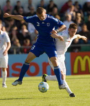 Jukka Raitala, Finland och James Milner, England