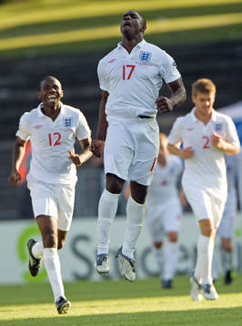 Fabrice Muamba (12), Micah Richards (17), jubel, glädje