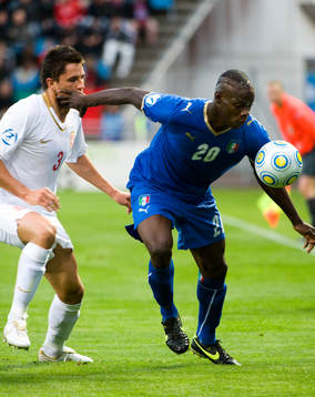 Ljubomir Fejsa, Serbien och Mario Balotelli, Italien