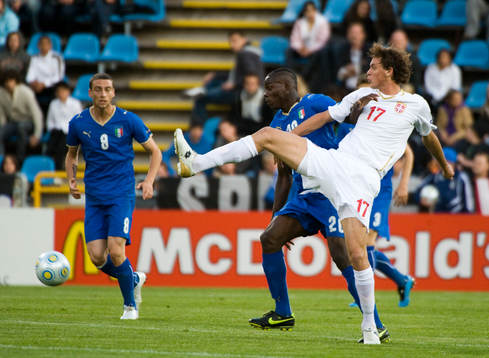 Robert Acquafresce och Mario Balotelli, Italien, Nemmanja