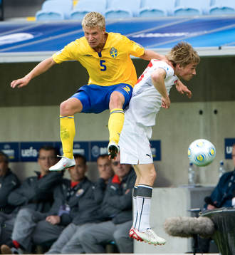 Emil Johansson högst i luftduell