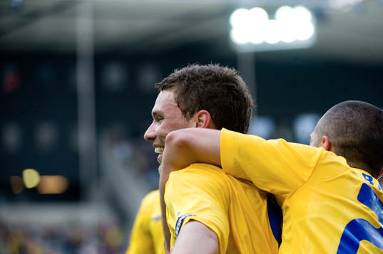 2-1, Marcus Berg, grattas av Emir Bajrami. Jubel, glädje
