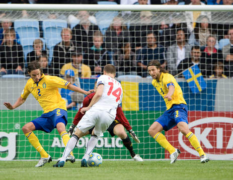 Anton Putsila, Vitryssland mot Mikael Lustig och Mattias