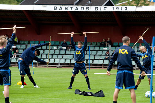 Svensk träning på idrottsplatsen i Båstad. Gabriel